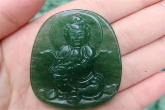 東陵玉手鐲戴久了有什么變化