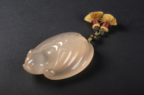 玉髓和翡翠的區(qū)別是什么