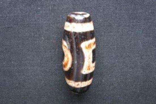 西藏天珠什么材料