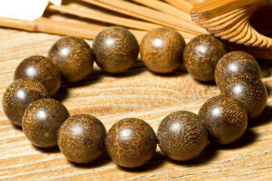 沉香手串夏天能佩戴嗎，夏天戴沉香的禁忌