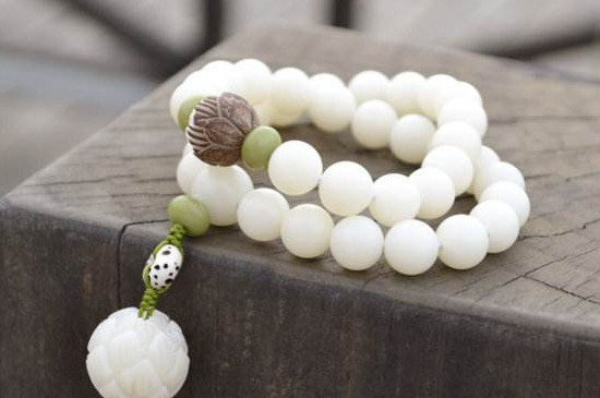 女人戴白玉菩提的好處，佩戴白玉菩提的作用