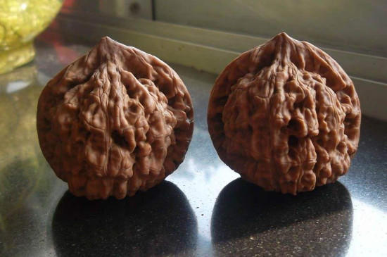 文玩核桃怎么盤紅的快