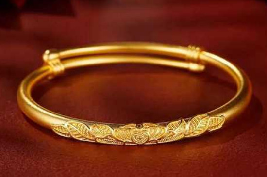 黃金手鐲圈口會越戴越大嗎