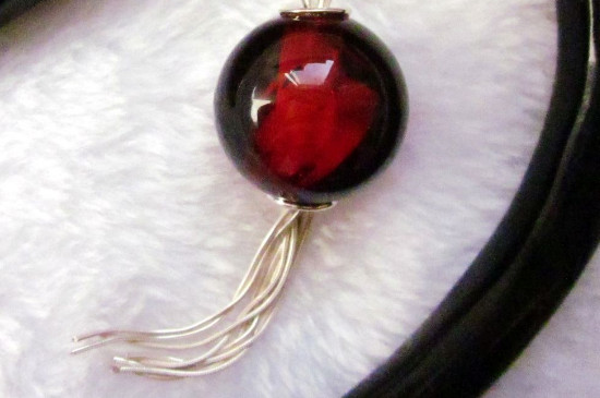 怎樣快速鑒定血珀真假